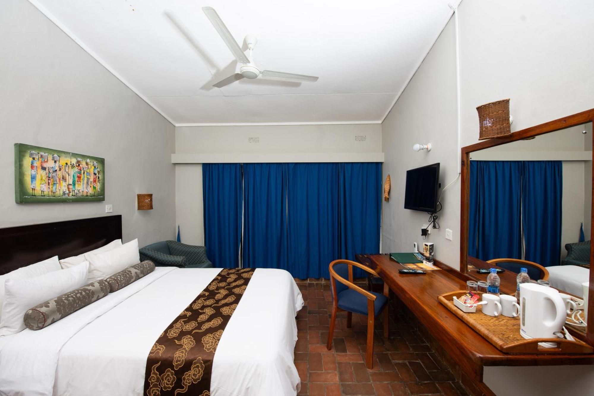 Hotel Sunbird Chintheche Nkhata Bay Exterior foto